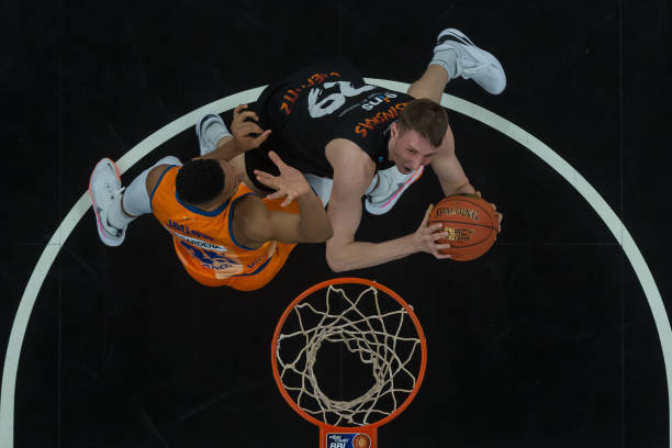 不仅在于他 不仅在于他